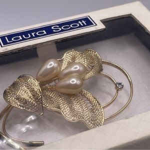 Laura Scott Brooch Faux Pearl w Crystal Gold Tone Leaf and Swirl Pin in Box.